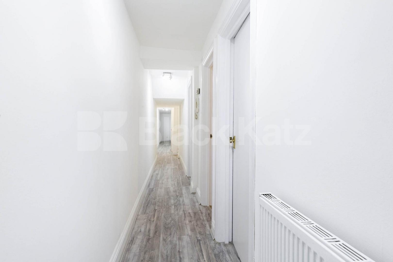 Newly painted two double bedroom flat with study near Regents Park and to tube! Cosway Street, Marylebone